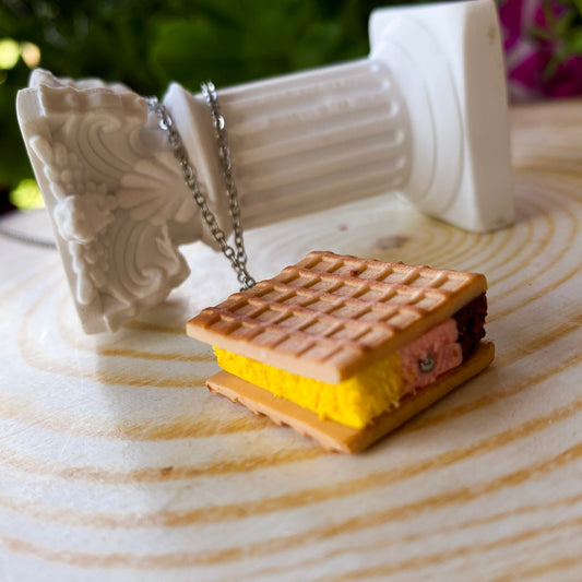 Lănțișor înghețată sandwich