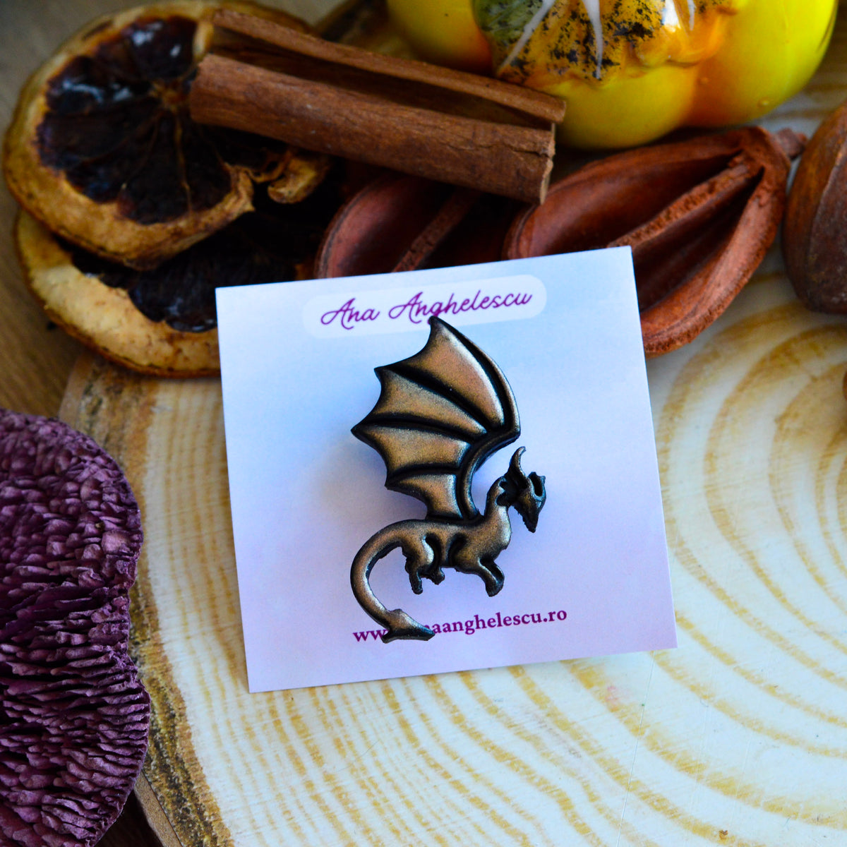 Broșă dragon
