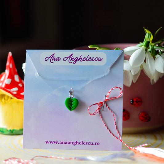 Colier la baza gâtului cu funză