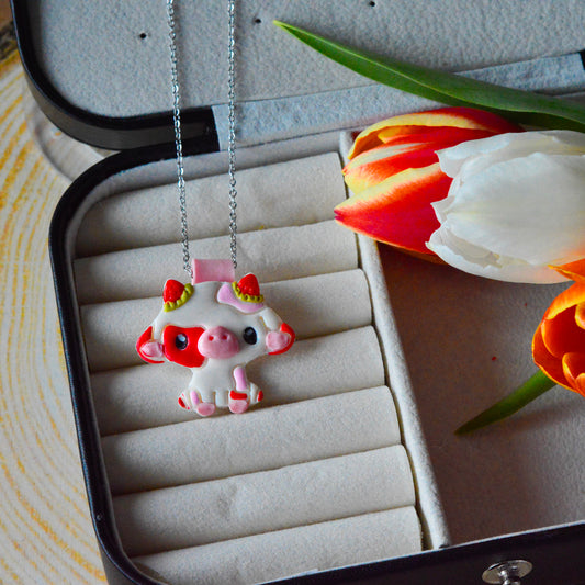 Colier văcuță-căpșunică