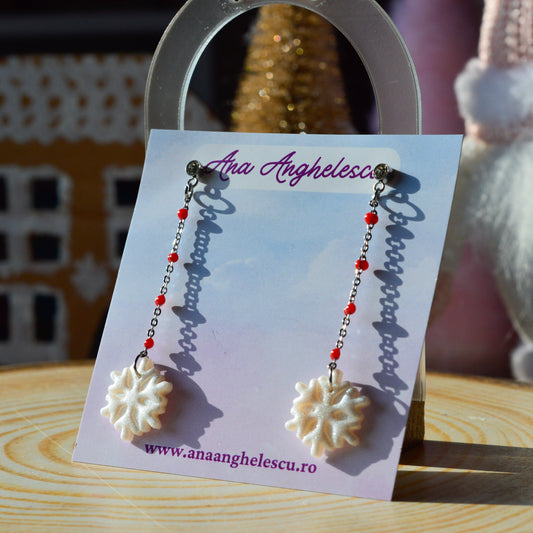 Cercei lungi cu fulgi (alb perlat)